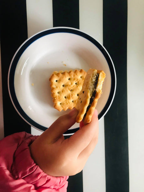 Julie's Lemond Puff Chocolate Hazelnut Cream Sandwich 180g